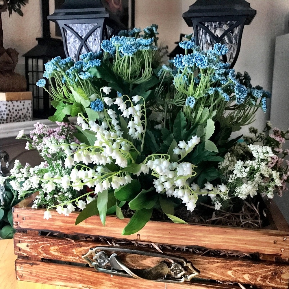 Faux Flowers Arrangement with Solar Lanterns